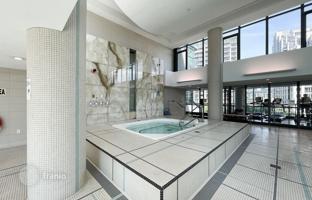 4-bedroom apartment in Fort York Boulevard for C$777,000