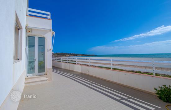 6-beachfront-homes-for-sale-in-sicily-from-800-000-tranio