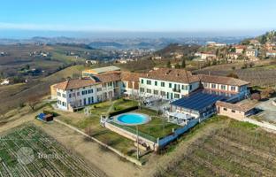 10-bedroom mansion in Asti for 2,900,000 €