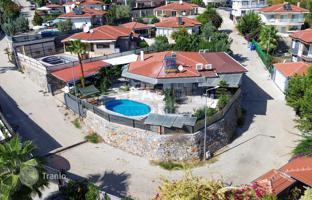 Two-storey townhouse with a private pool and parking, Oba, Alanya, Türkiye for 27,764,000 TRY
