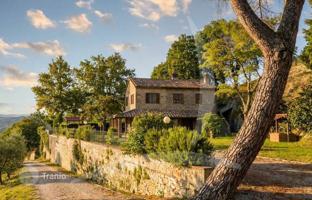 Land plot 373 m² in Cetona for 1,080,000 €