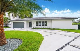 Comfortable villa with a backyard, a swimming pool, a recreation area and a garage, Hallandale Beach, USA for $1,640,000