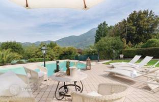 5-bedroom villa 370 m² in Camaiore for 2,400,000 €