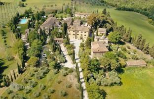 Farm 2,650 m² in Asciano for 11,000,000 €