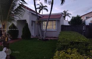 3-bedroom house 115 m² in West End for $450,000