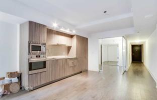 5-bedroom apartment in Bay Street for C$838,000