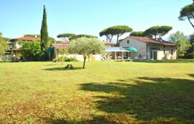 4-bedroom villa in Pietrasanta for 8,300 € per week