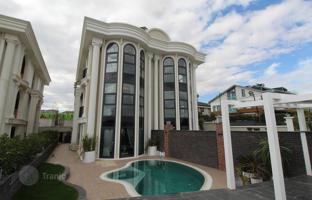 5-bedroom villa 450 m² in Büyükçekmece. Price on request