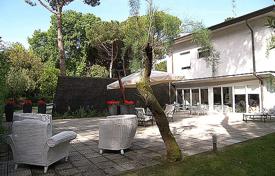 Spacious two-level villa in Forte dei Marmi, Tuscany, Italy for 15,000 € per week