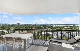 Comfortable apartment with ocean views in a residence on the first line of the beach, Bal Harbour, Florida, USA for $1,650,000