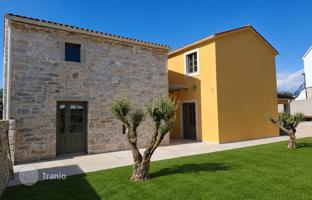 3-bedroom house 187 m² in Bale for 750,000 €