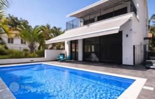 7-bedroom villa 370 m² in Center District for $3,544,000