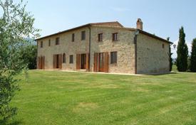Two-storey villa with a pool and an olive grove in Cetona, Tuscany, Italy for 1,600,000 €