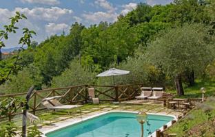4-bedroom villa 350 m² in Fivizzano for 860,000 €