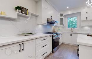 7-bedroom townhouse in Old Toronto for C$1,553,000