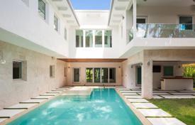 Modern villa with a backyard, a swimming pool, a terrace and a garage, Bal Harbor, USA for $4,950,000