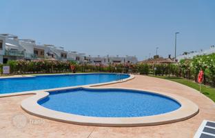 2-bedroom cottage 75 m² in Orihuela Costa for 270,000 €