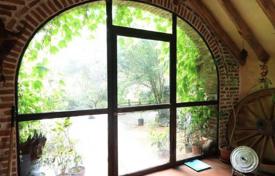 Foiano della Chiana (Arezzo) — Tuscany — Rural/Farmhouse for sale for 390,000 €