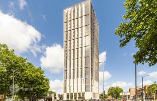 Luxury two-bedroom apartment with a panoramic view of Canary Wharf in a new residence Vetro, London, UK for £718,000