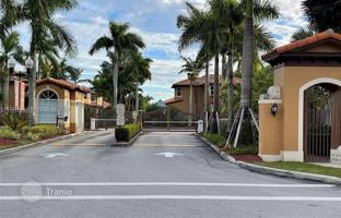 4-bedroom house 352 m² in West End for $785,000