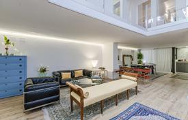 Terraced house – Barcelona, Catalonia, Spain for 675,000 €