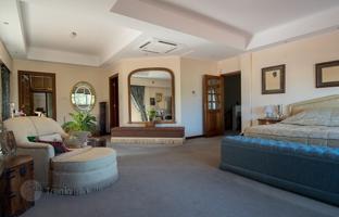 8-bedroom cottage 700 m² in Agios Tychonas for 8,000,000 €