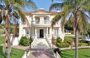 Three-storey sunny villa overlooking the sea in Kalamata, Peloponnese, Greece for 800,000 €