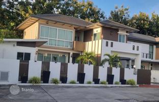 3-bedroom villa 256 m² in Pattaya for $176,000
