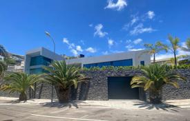 New two-storey villa with a pool in Santa Cruz de Tenerife, Spain for 1,800,000 €