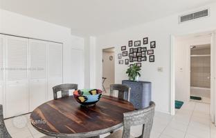 1-bedroom apartments in condo 71 m² in Sunny Isles Beach for $369,000