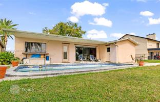 3-bedroom house 212 m² in Sunrise for $565,000