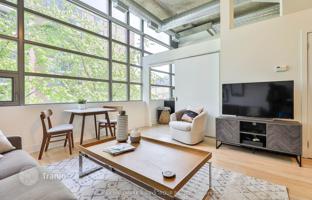 4-bedroom apartment in Lake Shore Boulevard West for C$915,000