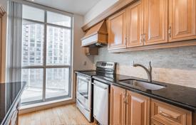 Apartment – Queens Quay West, Old Toronto, Toronto,  Ontario,   Canada for C$870,000