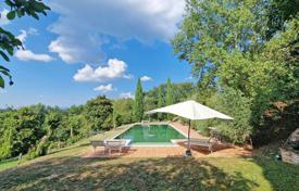 Luxury country house with pool for sale in Monterchi Tuscany for 980,000 €
