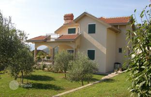 4-bedroom house 157 m² in Kavač for 685,000 €