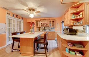4-bedroom house 226 m² in Coral Springs for $610,000