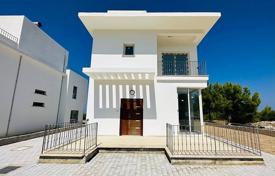 Villa in a quiet location with stunning sea and mountain views for 434,000 €