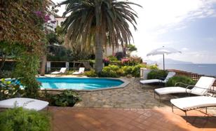 6-bedroom villa 250 m² in Sorrento for 7,500 € per week