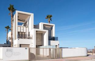 3-bedroom villa 99 m² in Los Alcazares for 469,000 €