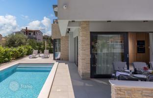 3-bedroom house 345 m² in Zadar County for 1,400,000 €