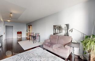 5-bedroom apartment in The Queensway for C$942,000