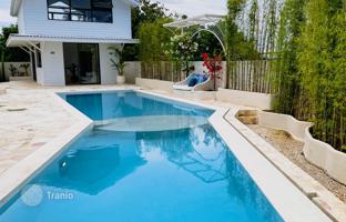 4-bedroom villa 425 m² in South Kuta for $975,000