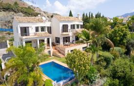 Villa with fruit garden near shopping centres in La Quinta, Benahavis, Marbella, Spain for 2,650,000 €
