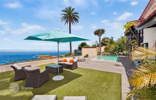 4-bedroom villa 294 m² in Santa Cruz de Tenerife for 925,000 €