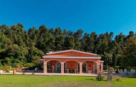 6-bedroom villa 700 m² in Kriopigi for 1,650,000 €