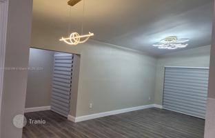 2-bedroom apartments in condo 85 m² in West End for $355,000