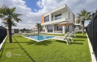 3-bedroom house 196 m² in Pomorie for 350,000 €