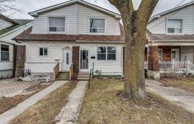 Terraced house – Gerrard Street East, Toronto, Ontario,  Canada for C$1,049,000
