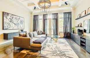 8-bedroom house in Etobicoke for C$2,537,000