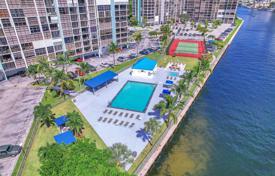 Condo – Hallandale Beach, Florida, USA for $430,000